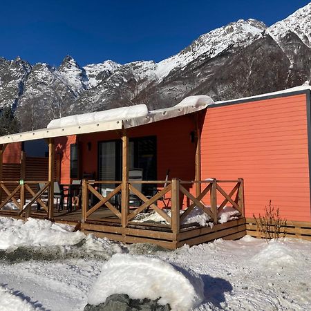Camping Rcn Belledonne Le Bourg-dʼOisans Exterior foto