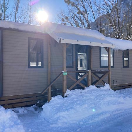 Camping Rcn Belledonne Le Bourg-dʼOisans Exterior foto