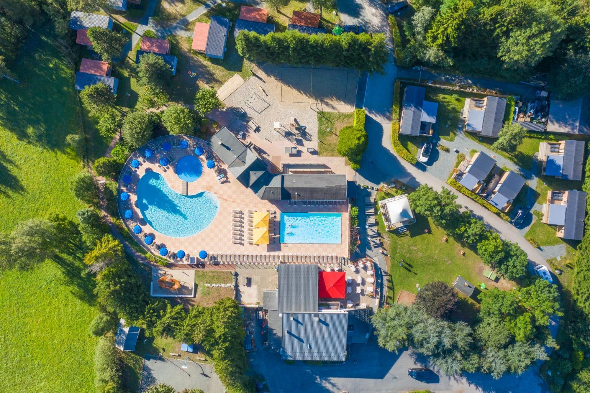 Camping Rcn Belledonne Le Bourg-dʼOisans Exterior foto