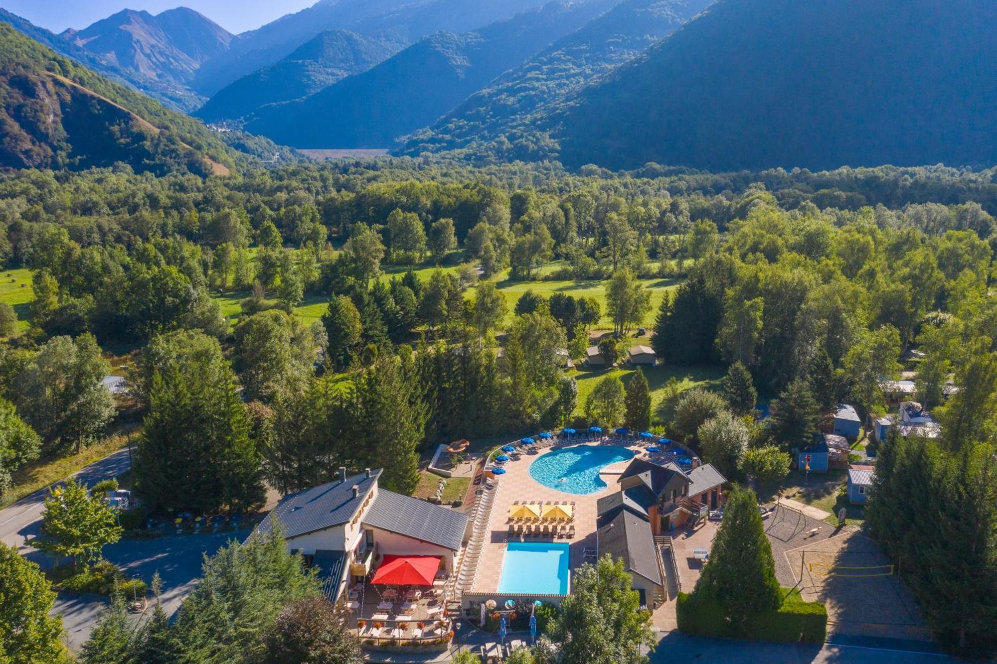 Camping Rcn Belledonne Le Bourg-dʼOisans Exterior foto