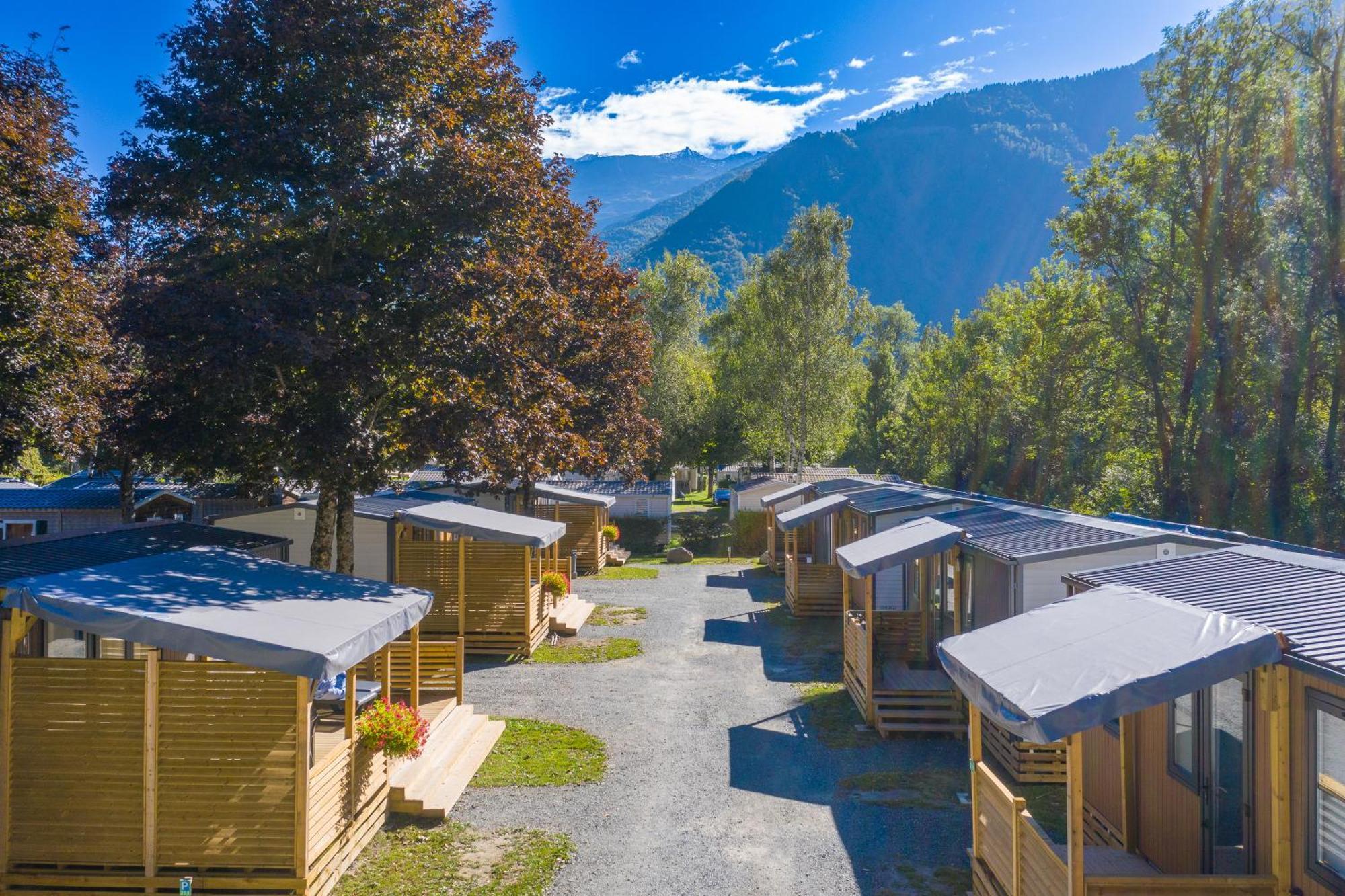 Camping Rcn Belledonne Le Bourg-dʼOisans Exterior foto