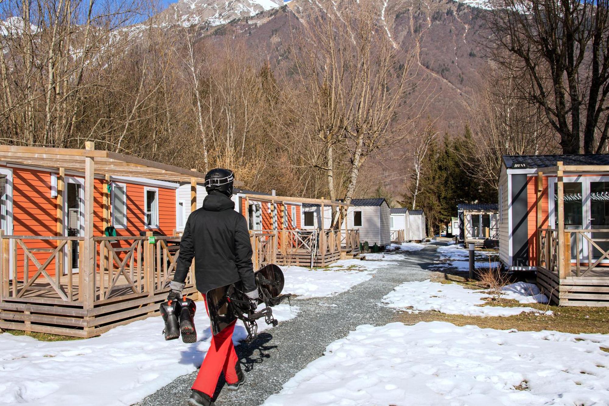 Camping Rcn Belledonne Le Bourg-dʼOisans Exterior foto