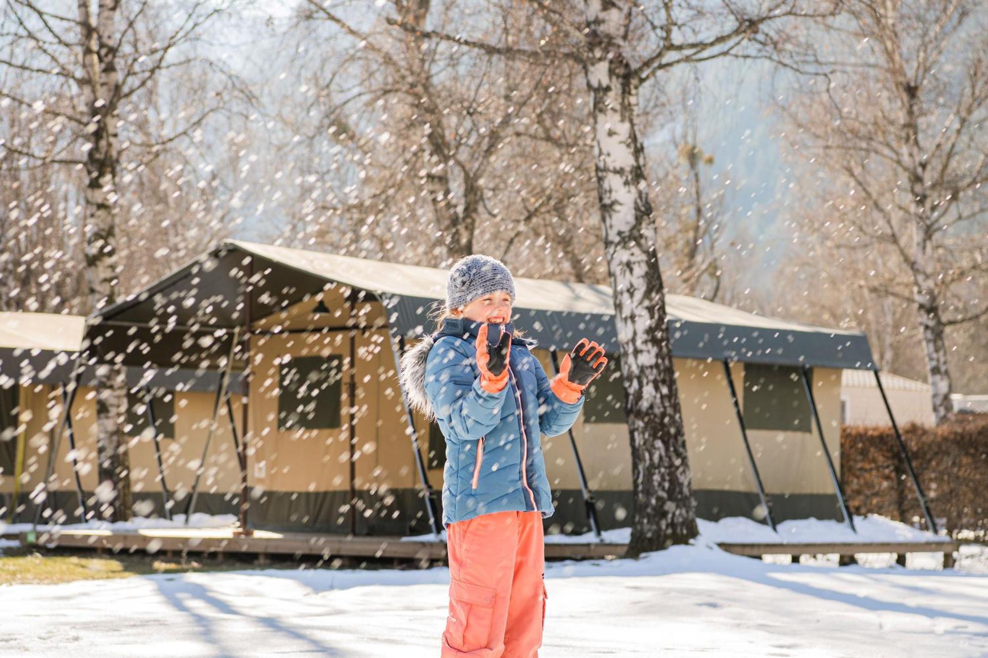 Camping Rcn Belledonne Le Bourg-dʼOisans Exterior foto