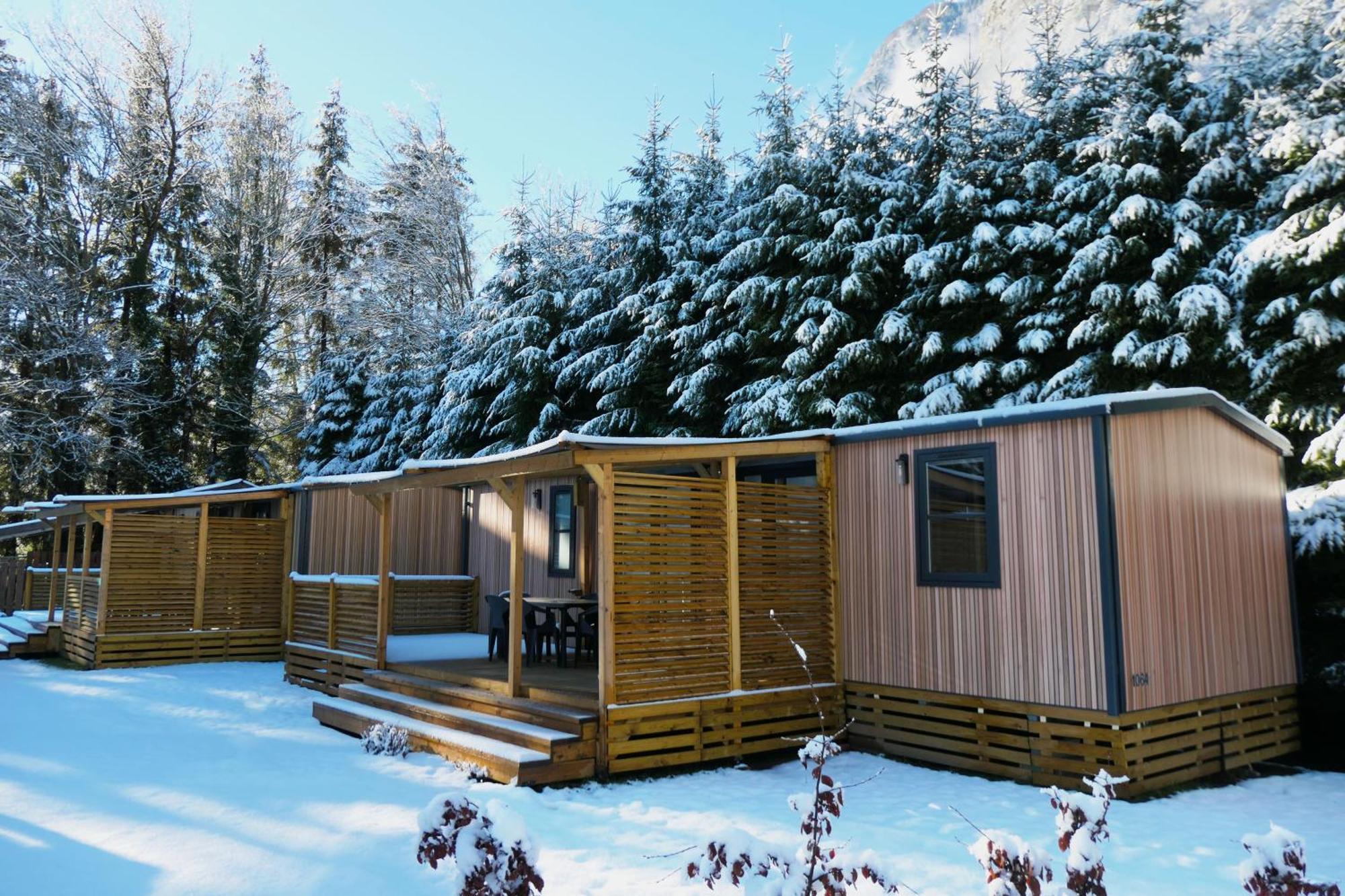 Camping Rcn Belledonne Le Bourg-dʼOisans Exterior foto