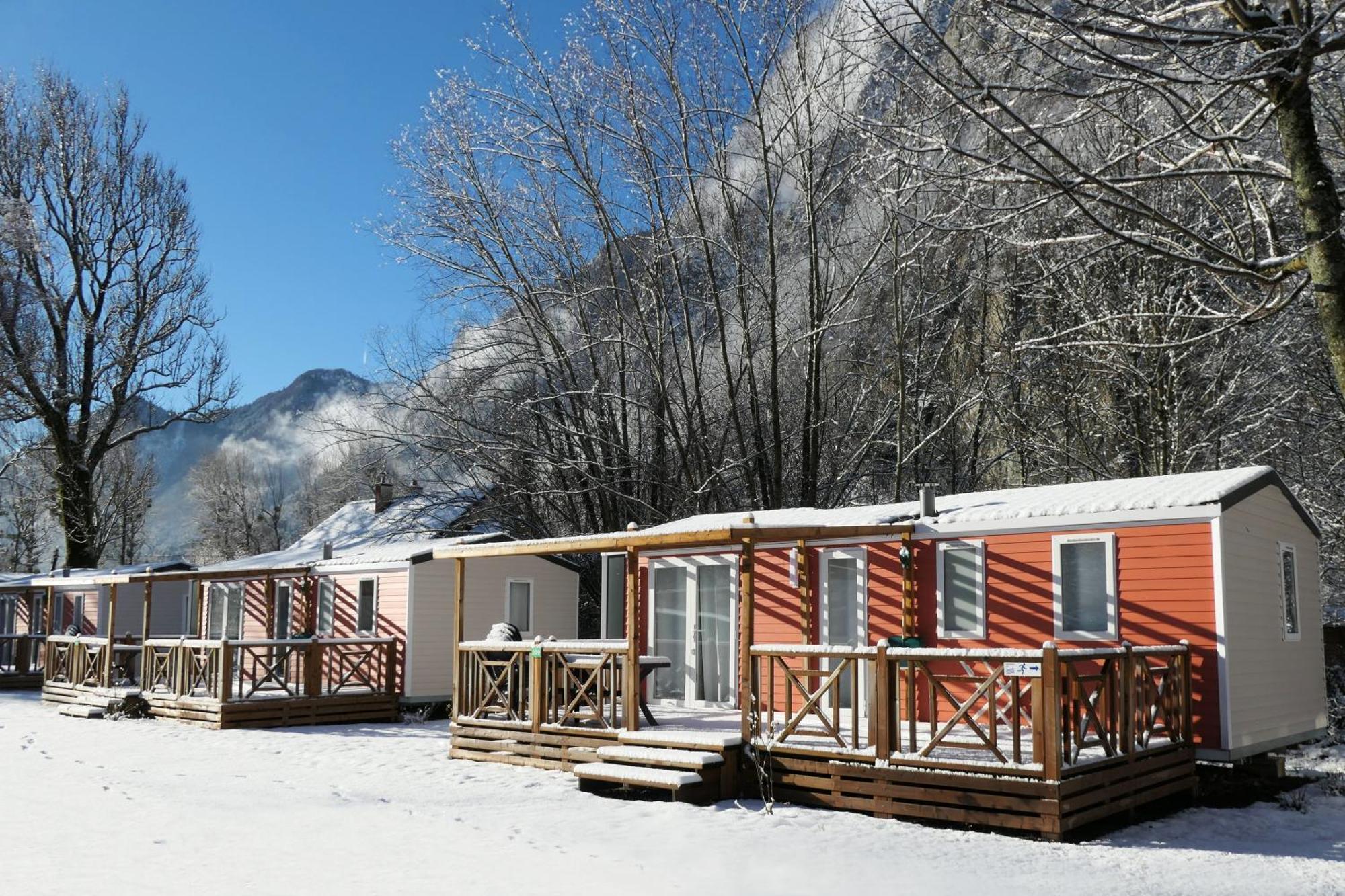 Camping Rcn Belledonne Le Bourg-dʼOisans Exterior foto