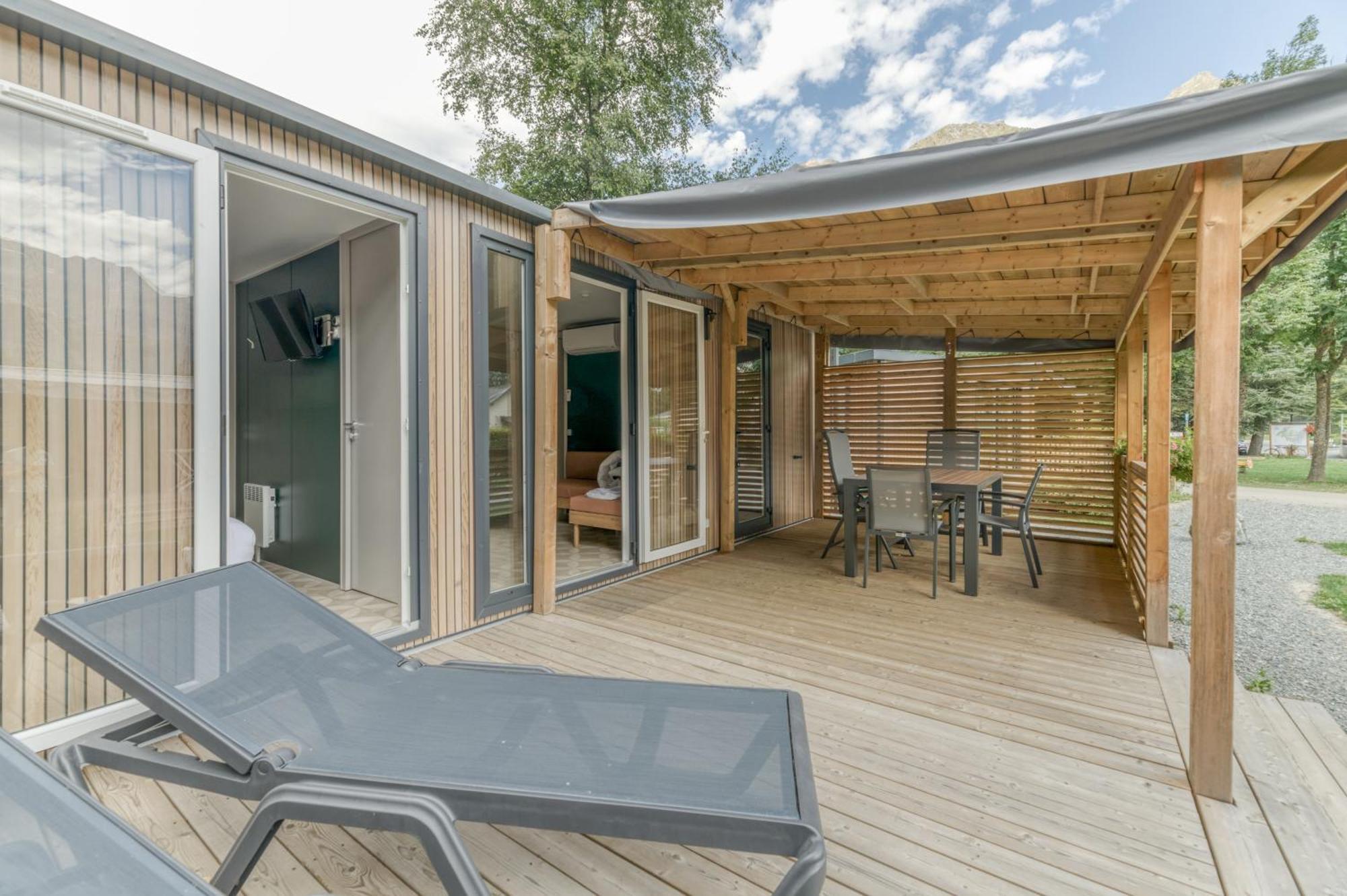 Camping Rcn Belledonne Le Bourg-dʼOisans Exterior foto