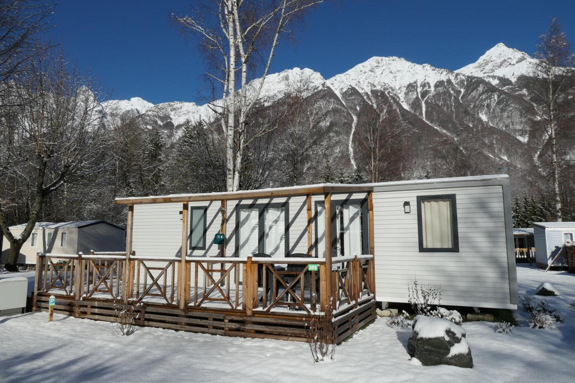 Camping Rcn Belledonne Le Bourg-dʼOisans Exterior foto